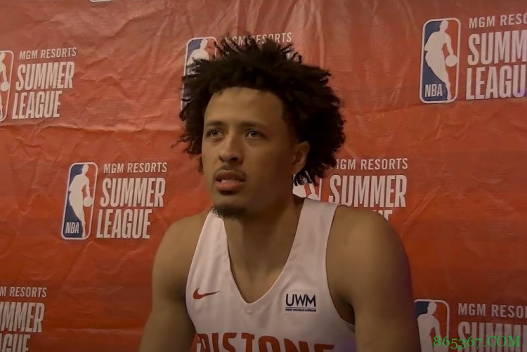 康宁汉姆:从这场比赛中学到很多 我们不会因一场失利就垂头丧气