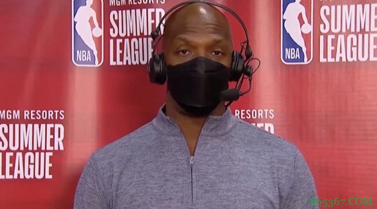 比卢普斯：球队要进步防守端要变得更好 很幸运有布鲁克斯当助教