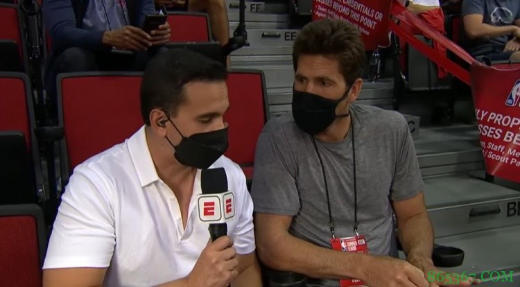 迈尔斯:克莱开始做有球的训练了 但还需时间找回爆发力