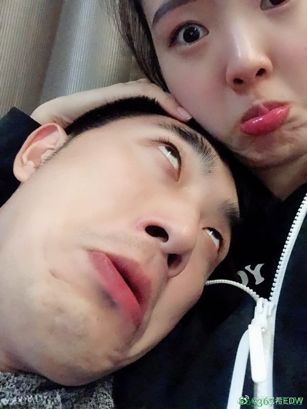 吴冠希晒与张常宁合照：隔离的小姐姐七夕快乐