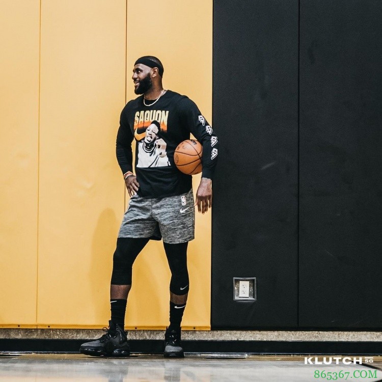 合练!詹姆斯晒照:和威少一同训练