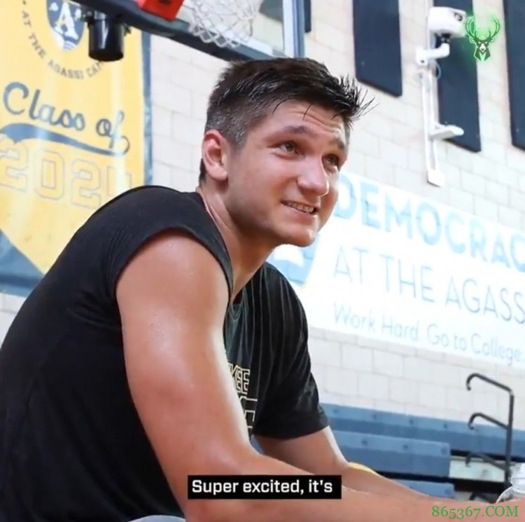 格雷森-阿伦:很高兴能为卫冕冠军效力 我感觉我能融入得不错