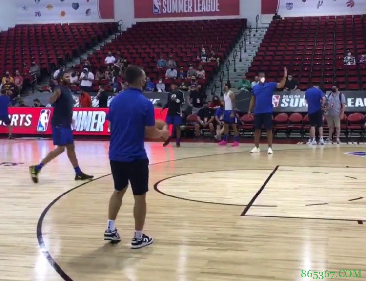 巴里亚：夏季联赛是我梦开始的地方 喜欢执教尤其是为独行侠执教