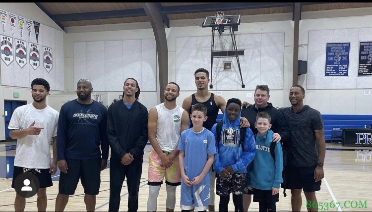 掘金小波特今日和库里&达米恩-李一同训练