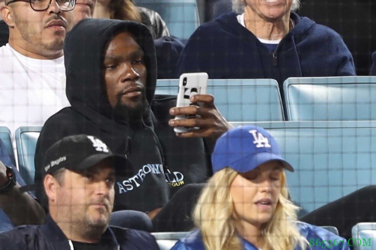 KD:利拉德等人也和网友互动但他们单针对我 只因不满我去勇士