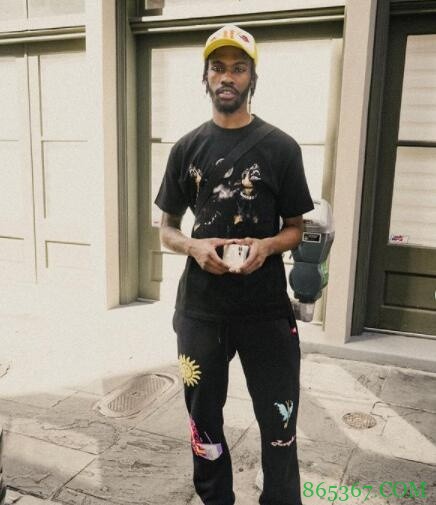 步行者记者：球队与落选秀德乔恩-贾罗签下双向合同