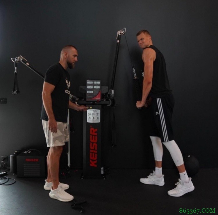 基德:我在拉脱维亚见到了波津 他在接待客人方面做得无可挑剔