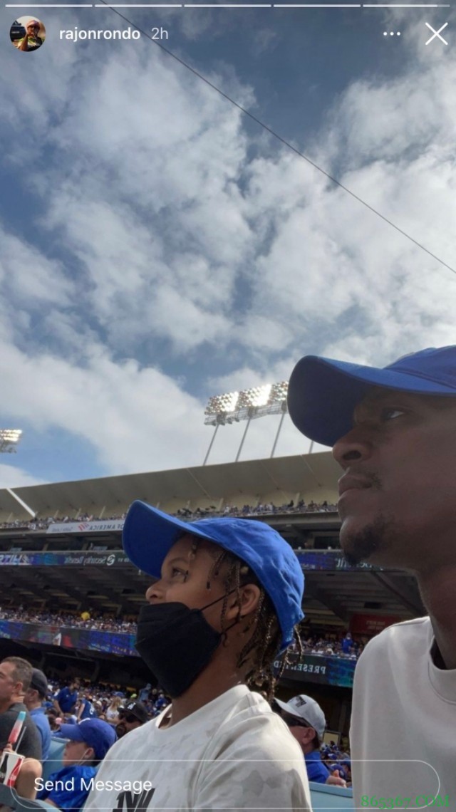 MLB洛杉矶道奇队举办湖人日活动 威少开球 隆多现身场边