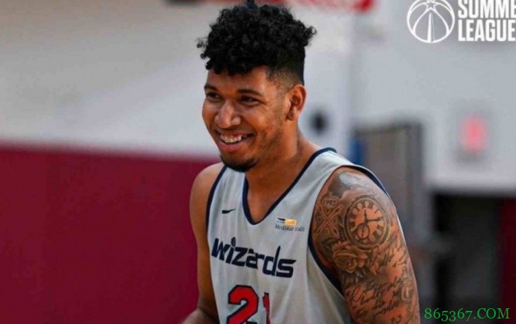 队记:奇才与詹姆-埃克尼克签下一份Exhibit 10合同