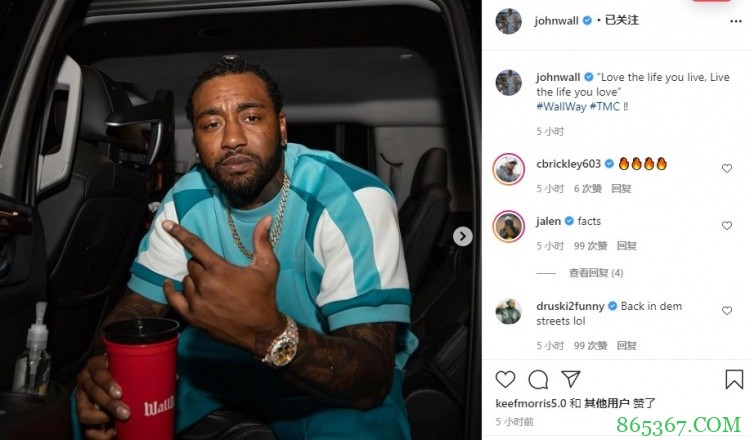 沃尔晒帅照:爱你现有的生活方式 以你所爱的方式生活