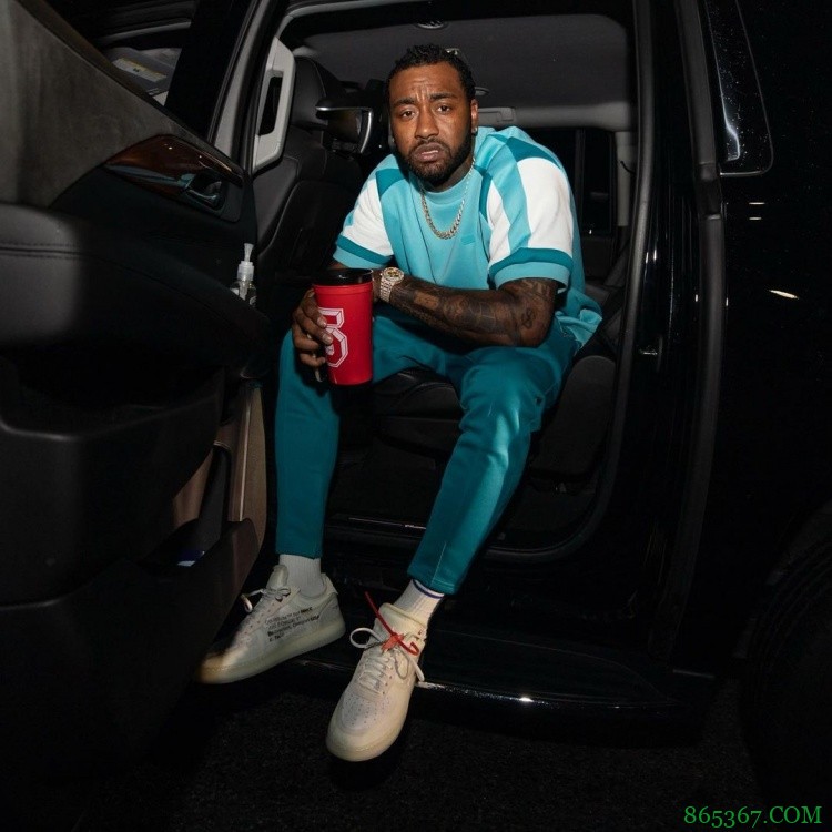 沃尔晒帅照:爱你现有的生活方式 以你所爱的方式生活