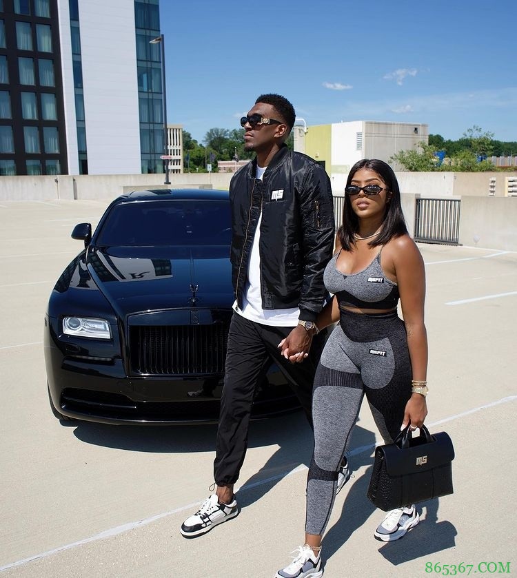 相当炸裂！卢尼与女友携手为运动品牌拍摄宣传照