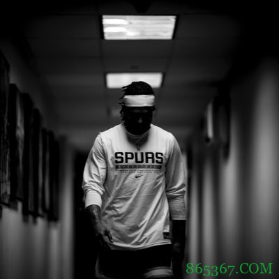 米尔斯推特换新头像晒爵士乐歌词 依旧身穿马刺训练服