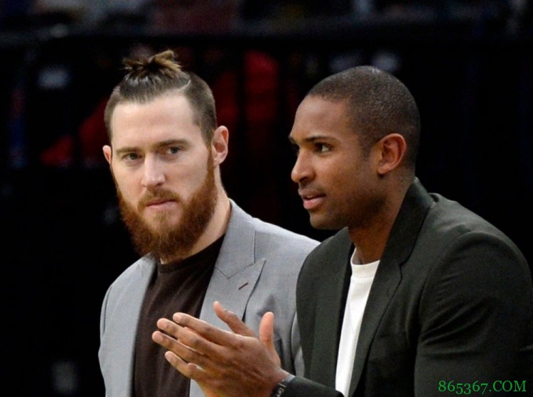 队记：凯尔特人正考虑再次让霍福德打首发大前锋