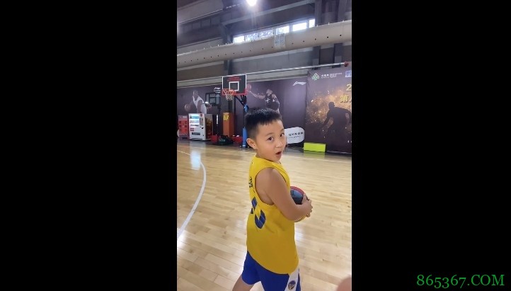小学生回应小学生!中国小库里:库里你是我的英雄 勇士总冠军!