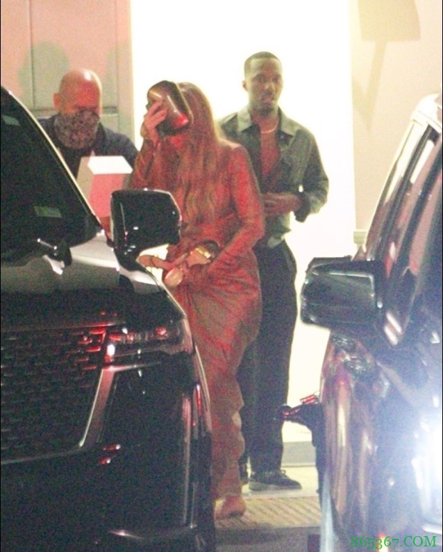 阿黛尔、里奇-保罗出席詹姆斯妻子35岁生日派对 结束后一同离开