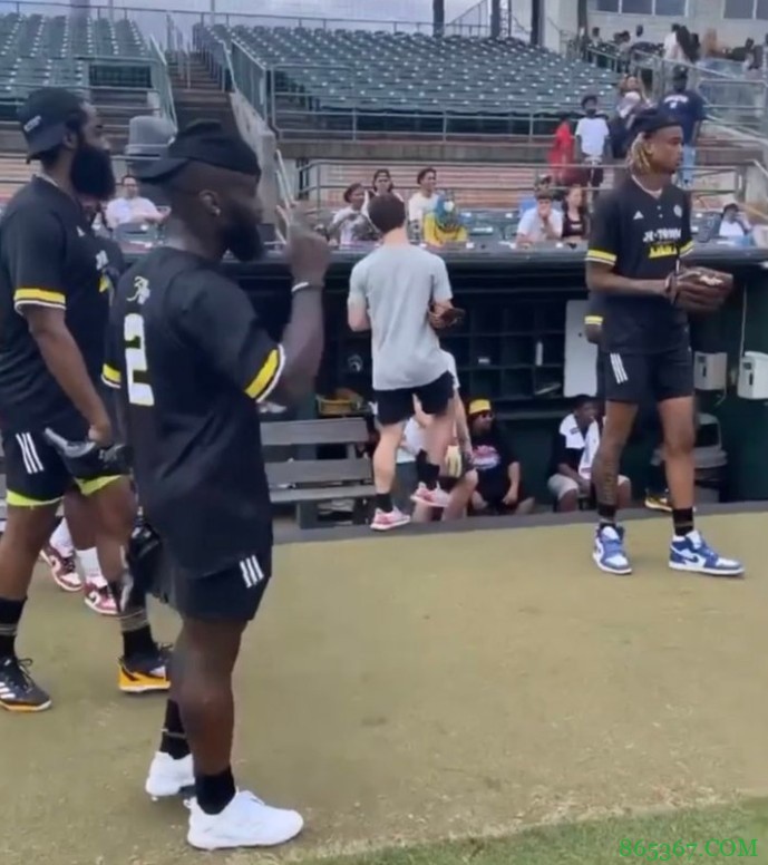 新赛季篮网球迷可以期待什么?哈登:健康的我 恐怖时刻