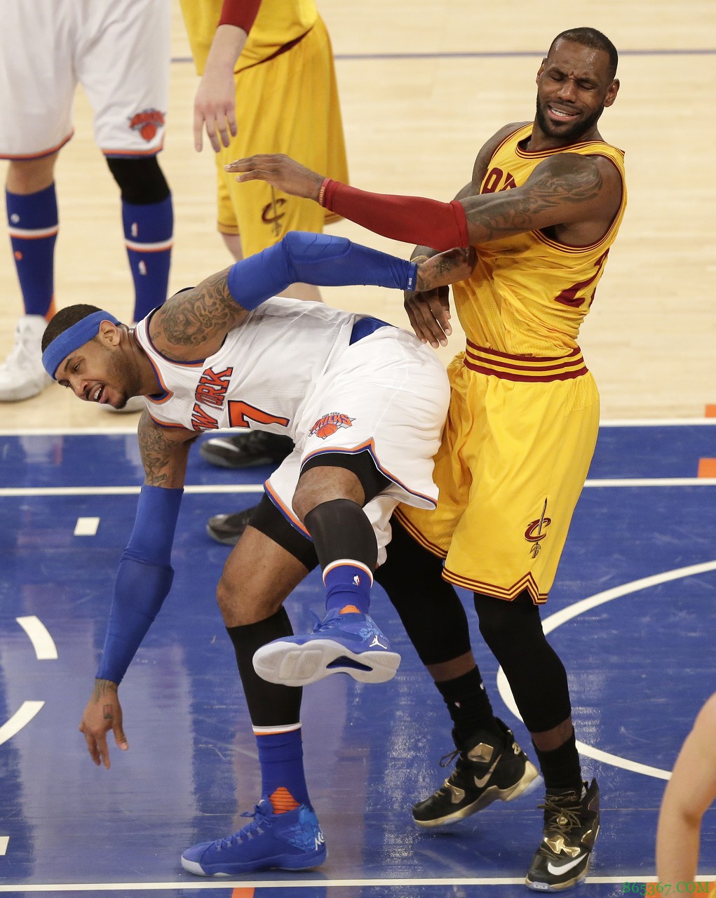 卡尔:安东尼喜欢和詹姆斯竞争 但他得明白自己不如詹姆斯