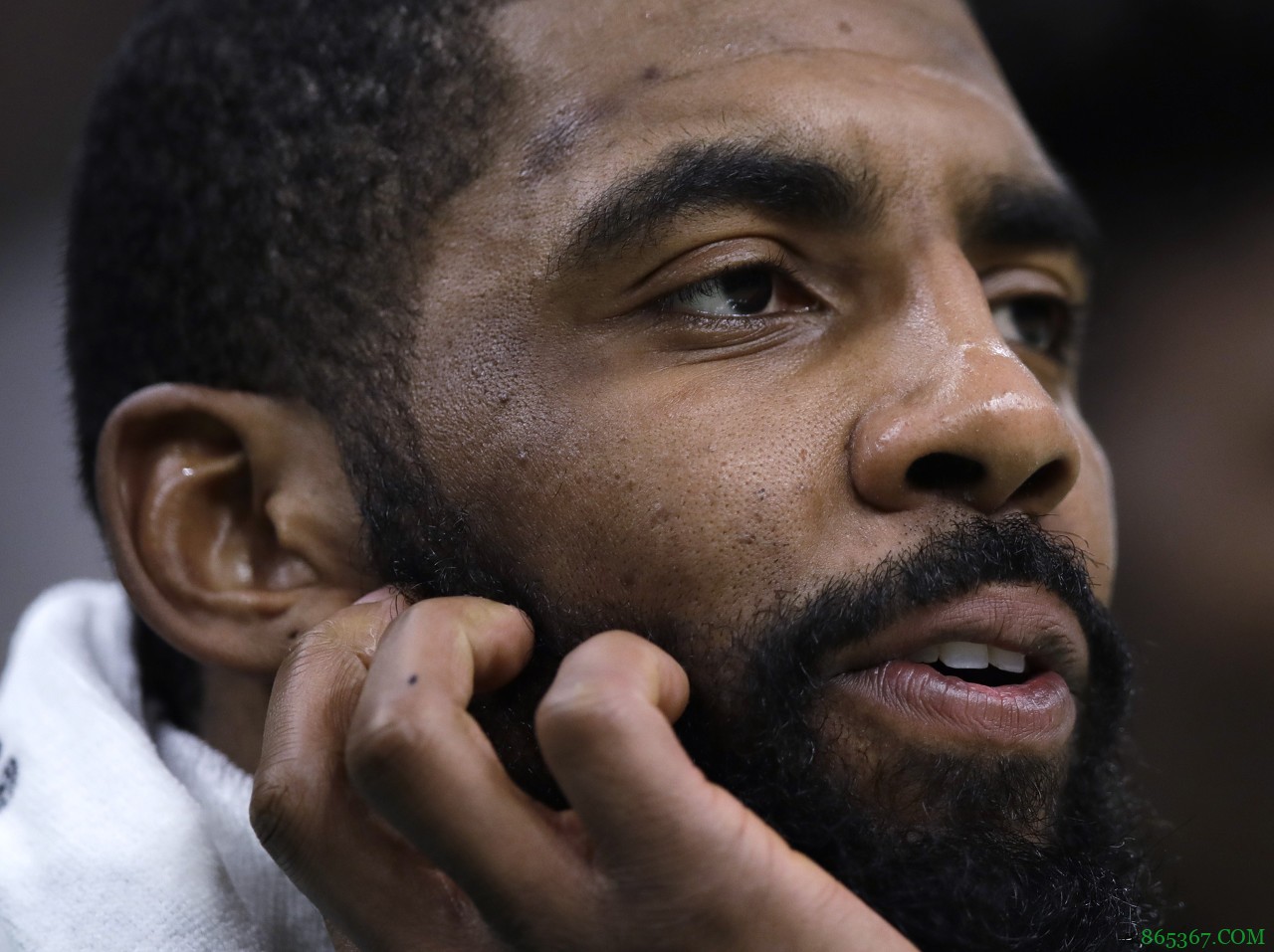 欧文发推：这需要时间来疗伤 但我学会了从错误的决定中继续前进