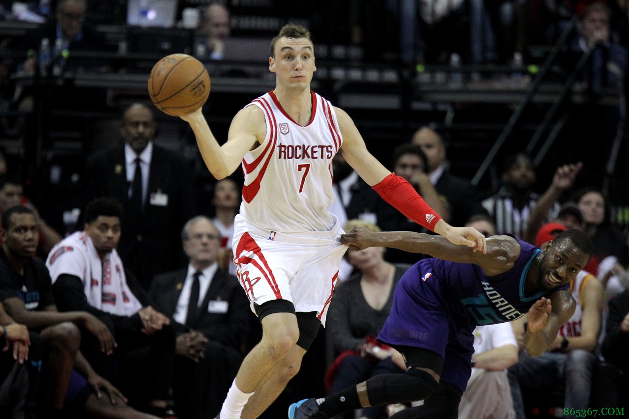 经纪人宣:萨姆-德克尔签约猛龙重返NBA