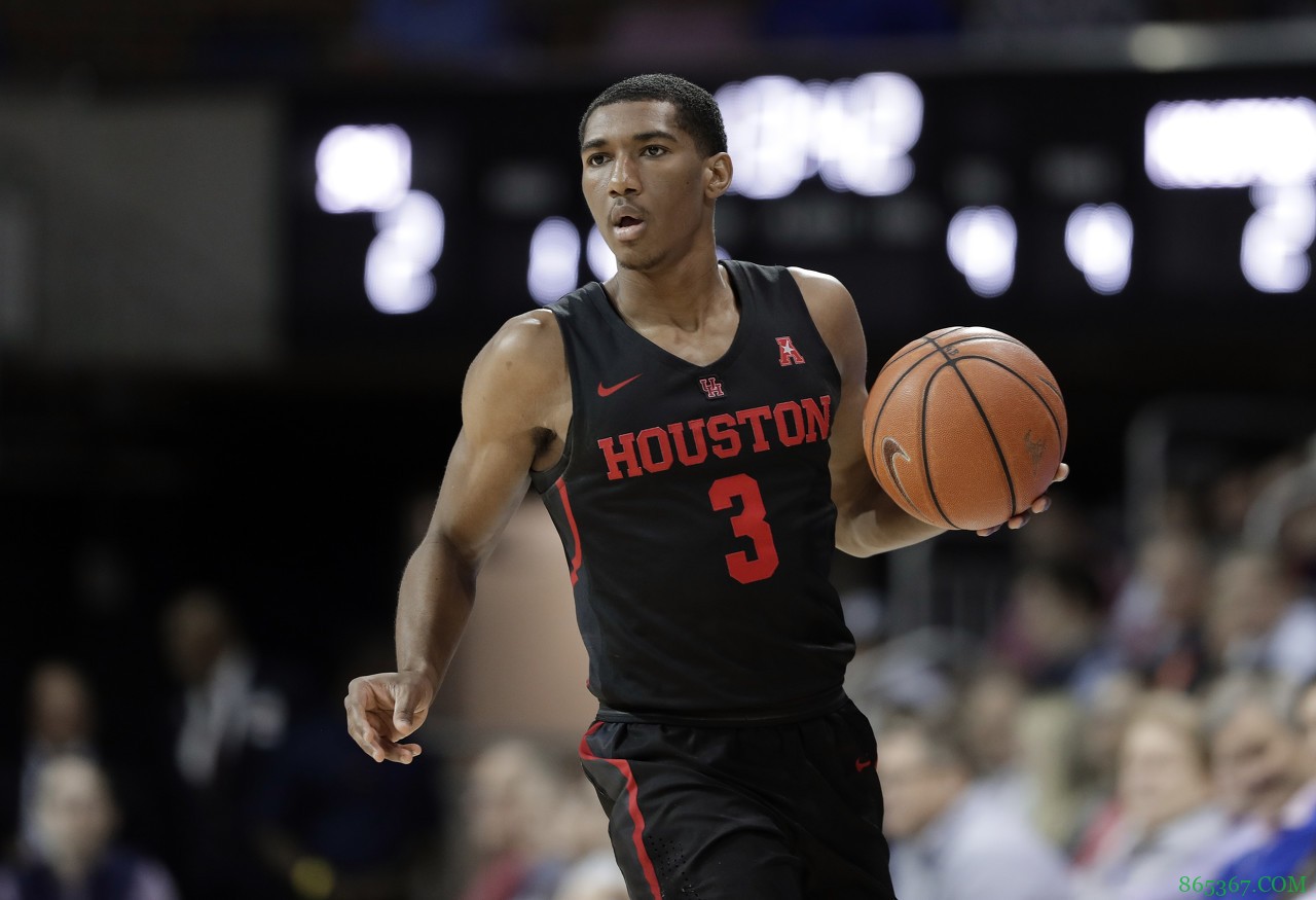 队记：阿尔莫尼-布鲁克斯明日夏联首秀 此前因安全协议缺战3场