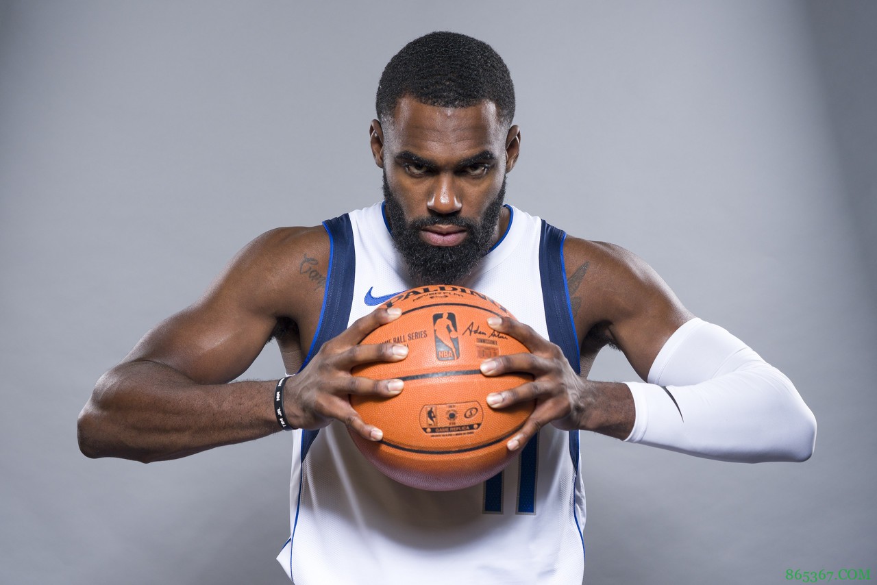 独行侠官方：球队正式和小哈达威完成续约