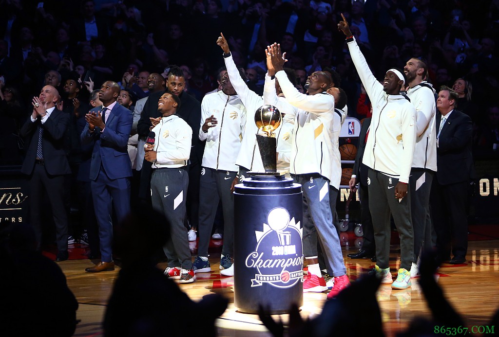 伊巴卡发推:阿德巴约在洛瑞加入后将会打出最强赛季