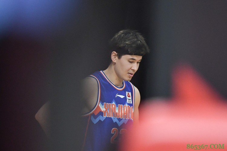 新疆男篮总经理：仍未接到周琦续约回音 阿不都恢复情况不错