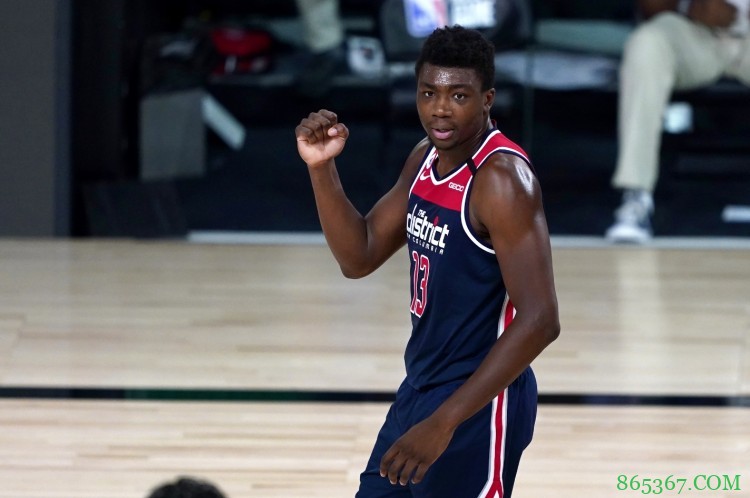 经纪人：托马斯-布莱恩特已经可以扣篮 有望在新赛季初复出