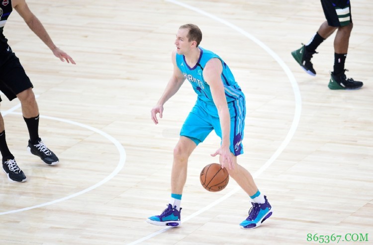 名记:科迪-泽勒一年合同签约开拓者