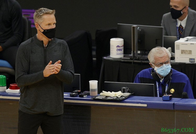 科尔:对勇士的潜力感到非常兴奋 很难衡量与西部其他球队的差距