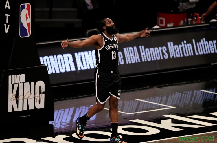 祝福篮网球星詹姆斯-哈登32岁生日快乐!