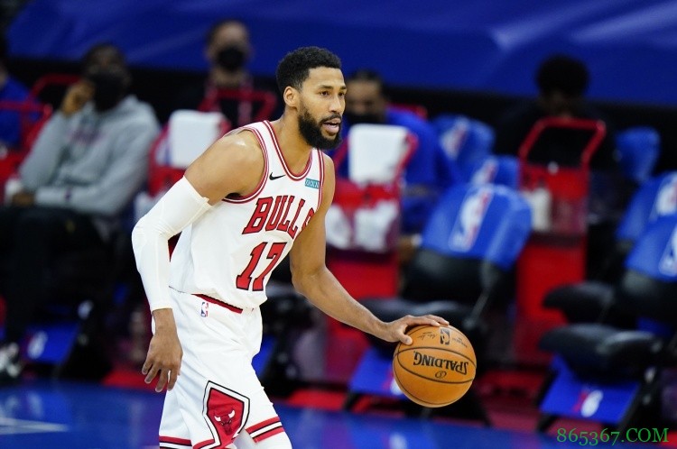 名记：坦普尔与鹈鹕签下一份三年续约合同