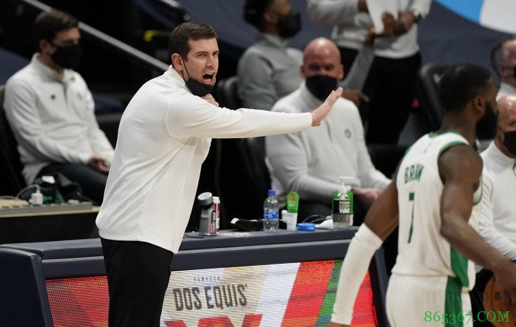 挂机？截至目前在市场没签任何人的球队：绿军 魔术 灰熊 森林狼