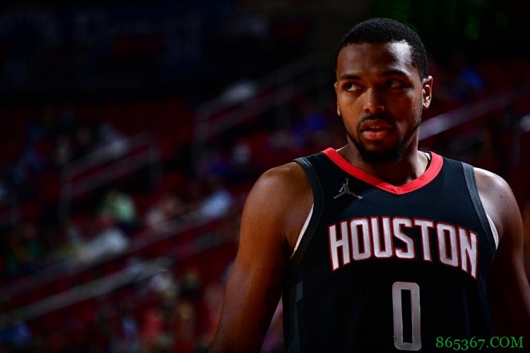 美记:独行侠是追求斯特林-布朗的领跑者