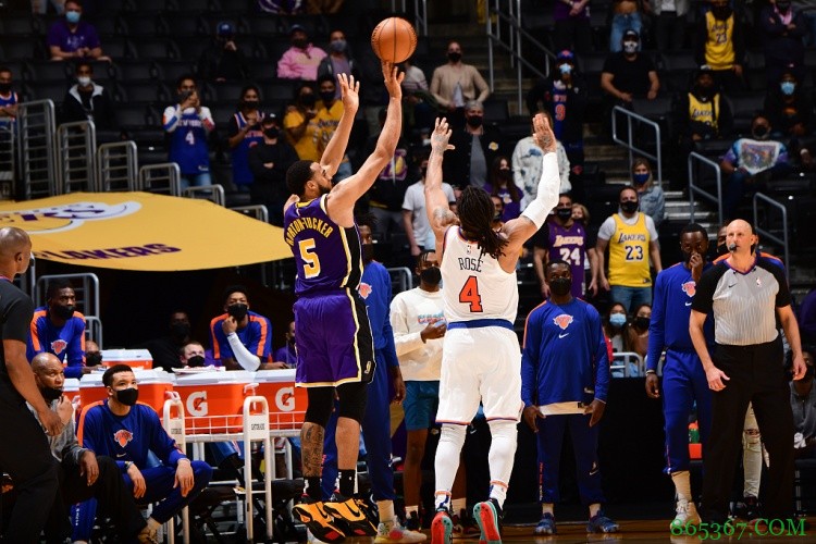 佩林卡再度火力全开一雪前耻？湖人明确打法走上康庄大道