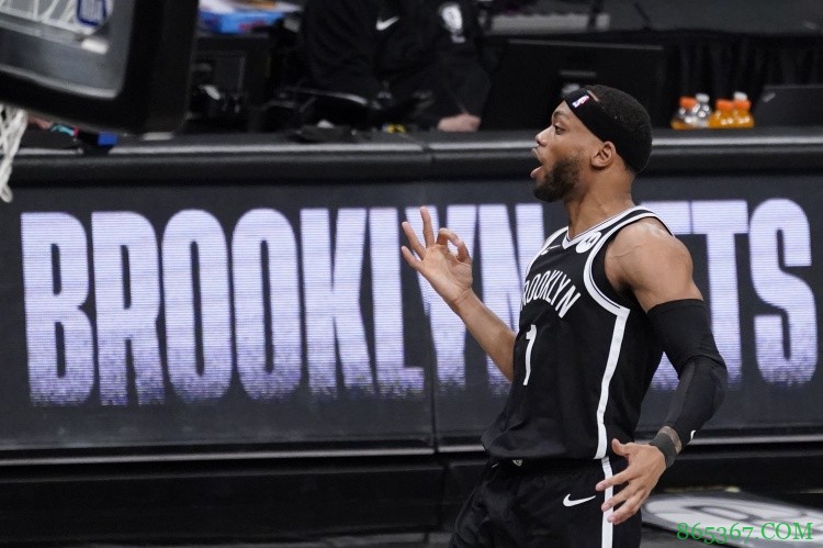 篮网官方:球队正式续约布鲁斯-布朗