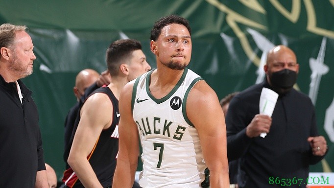 美记：篮网是追逐自由球员布林-福布斯的领跑者