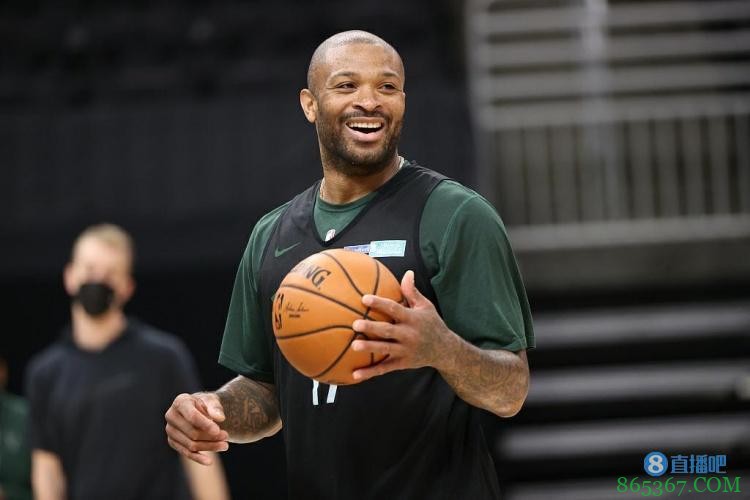 塔克:阿德巴约能从1防到5 很激动能和巴特勒一起打球