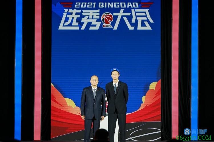 官方:谢立石与天津队签下两年新秀合同并正式完成注册