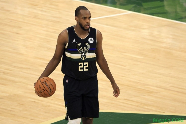 【赛季盘点】季后赛十大巨星：字母哥&布克领衔 2018届双星入选