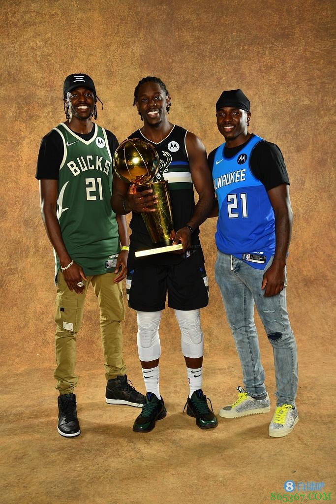 阿隆-霍勒迪：我哥有冠军戒指 我也是时候去拿一枚了