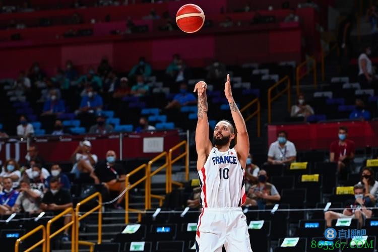 队记：绿军有一份7、8人的自由球员目标名单 包括米尔斯