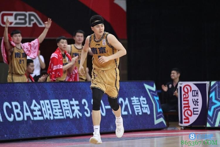 媒体人：前同曦球员乔文瀚在家乡球队辽宁男篮进行试训