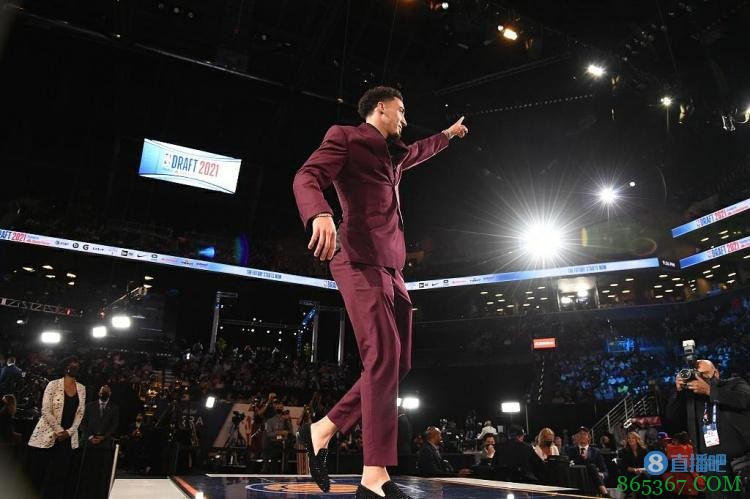 念念不忘！美记：勇士仍在试图从步行者交易来杜阿尔特