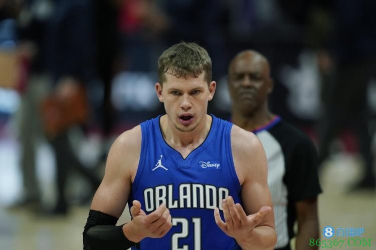 美记:瓦格纳与魔术签的是两年老将底薪合约 第二年无保障