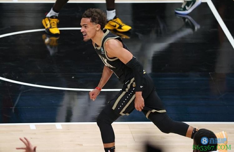 老鹰官方:球队正式续约后卫特雷-杨