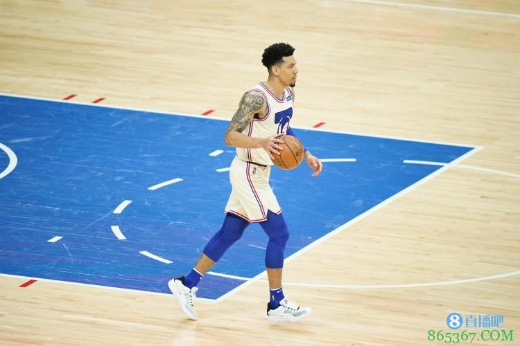 NBC费城记者：雄鹿、绿军、公牛和鹈鹕等队有意丹尼-格林