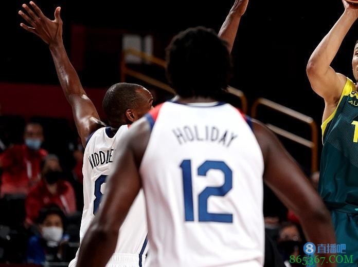霍勒迪和米德尔顿17天前NBA夺冠 今天代表美国拿到奥运金牌