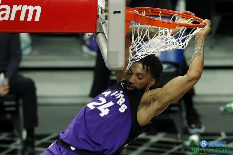 猛龙官方:球队正式续约内线肯-伯奇